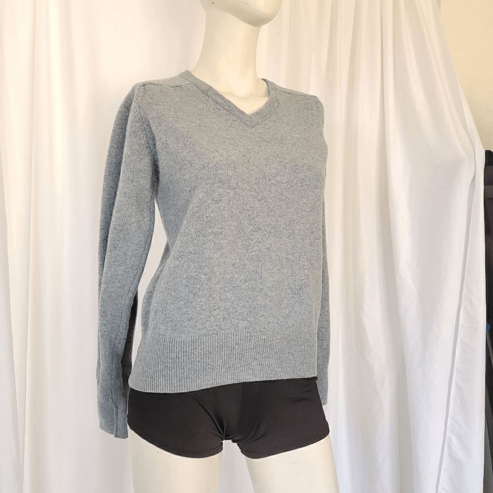 Jantzen
womens heather blue 100% virgin lambswool sweater size M